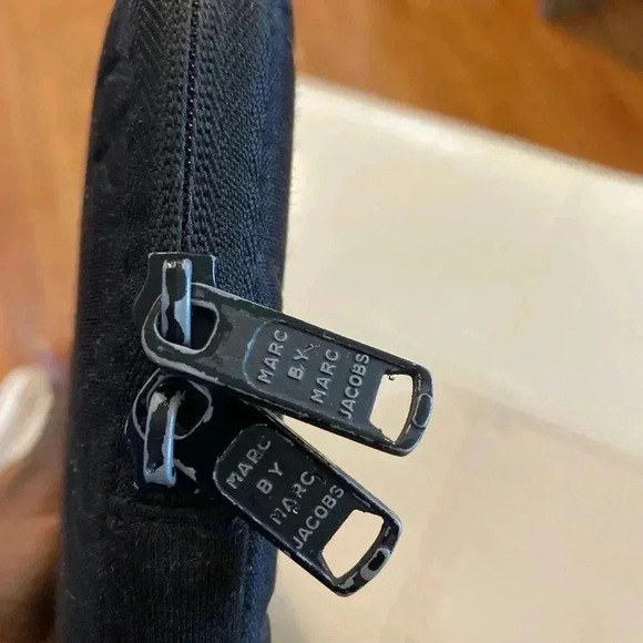 Marc Jacob Tablet or I Pad Bag - Picture 2 of 3